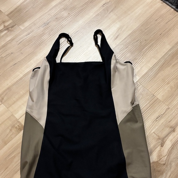 Abercrombie YPB sculptLUX Mini Dress - Picture 3 of 7